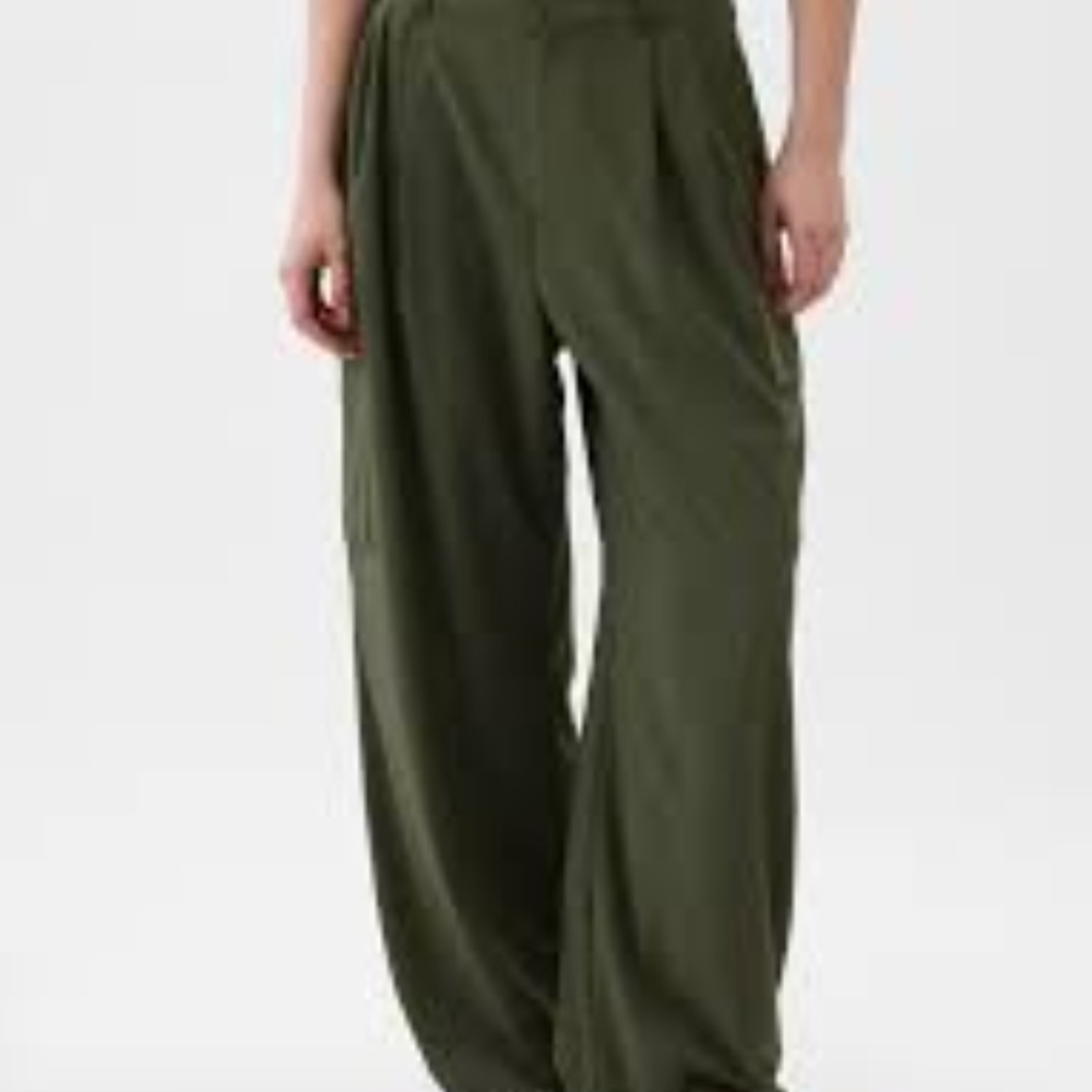 GAP Fit High-rise Run Around Cargo Joggers, Women's Small, Mistletoe Green
